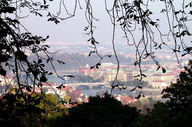 Pohled na Prahu z cesty z Petřína