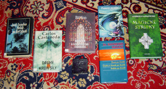 Čtení na vánoce: London, Castaneda, Seneca, Bardon, Patricie Anzari, Moody, Sapkowski...